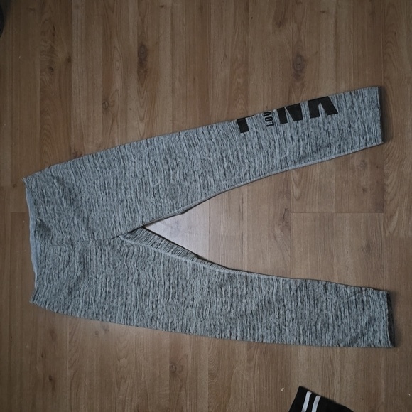 VS PINK OUTFIT 💖 - Picture 6 of 10